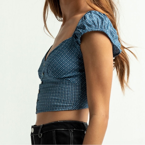FULL TILT Tillys Button Front Womens Blue and Black Plaid Small Crop Top - Picture 8 of 9